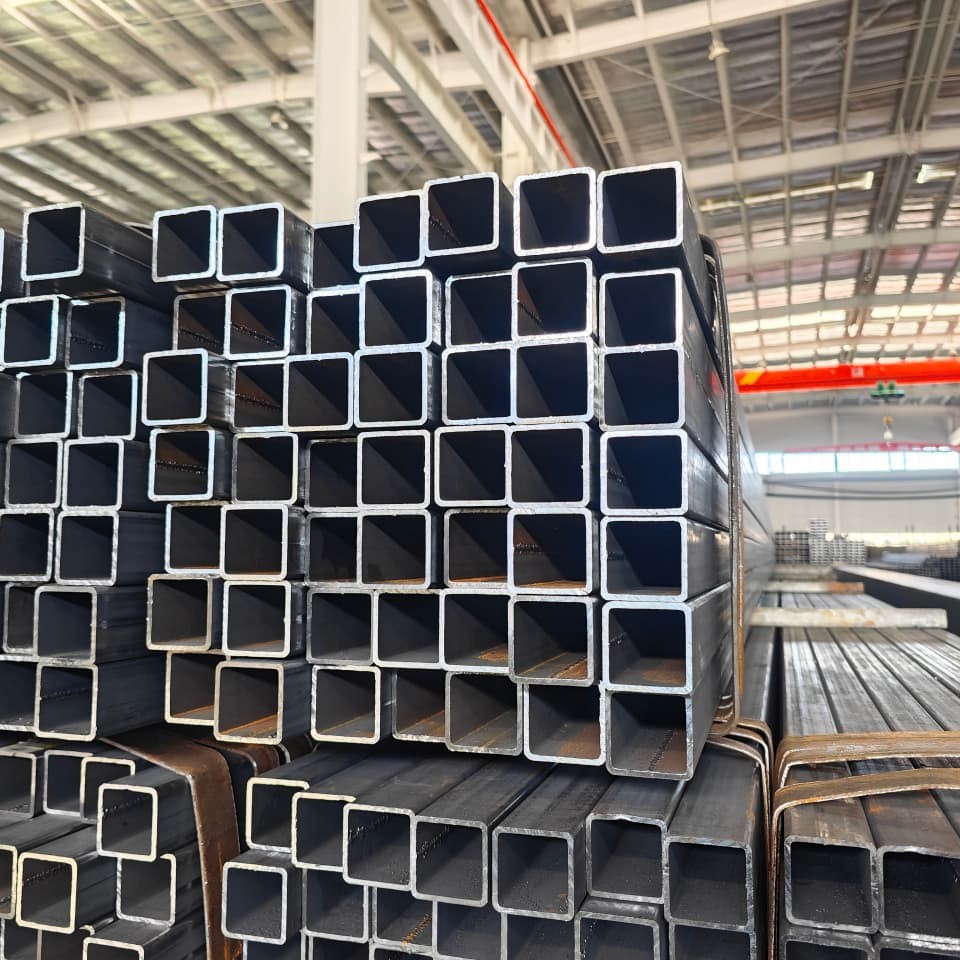 3,5-tolline süsinikterasest ruudukujuline terastoru