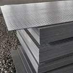 Metallist turvisplaat