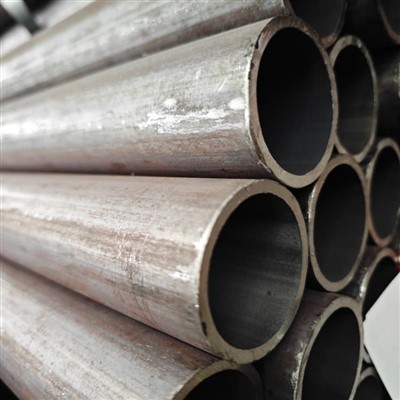 Kuumvaltsitud õmblusteta terastoru